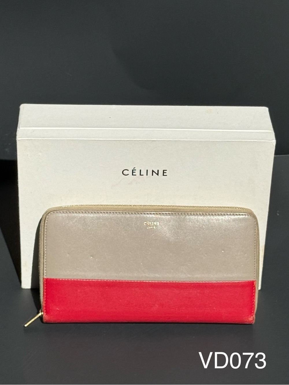 CELINE Large Zipped Multifunction Bicolor Leather Wallet 103983XTM